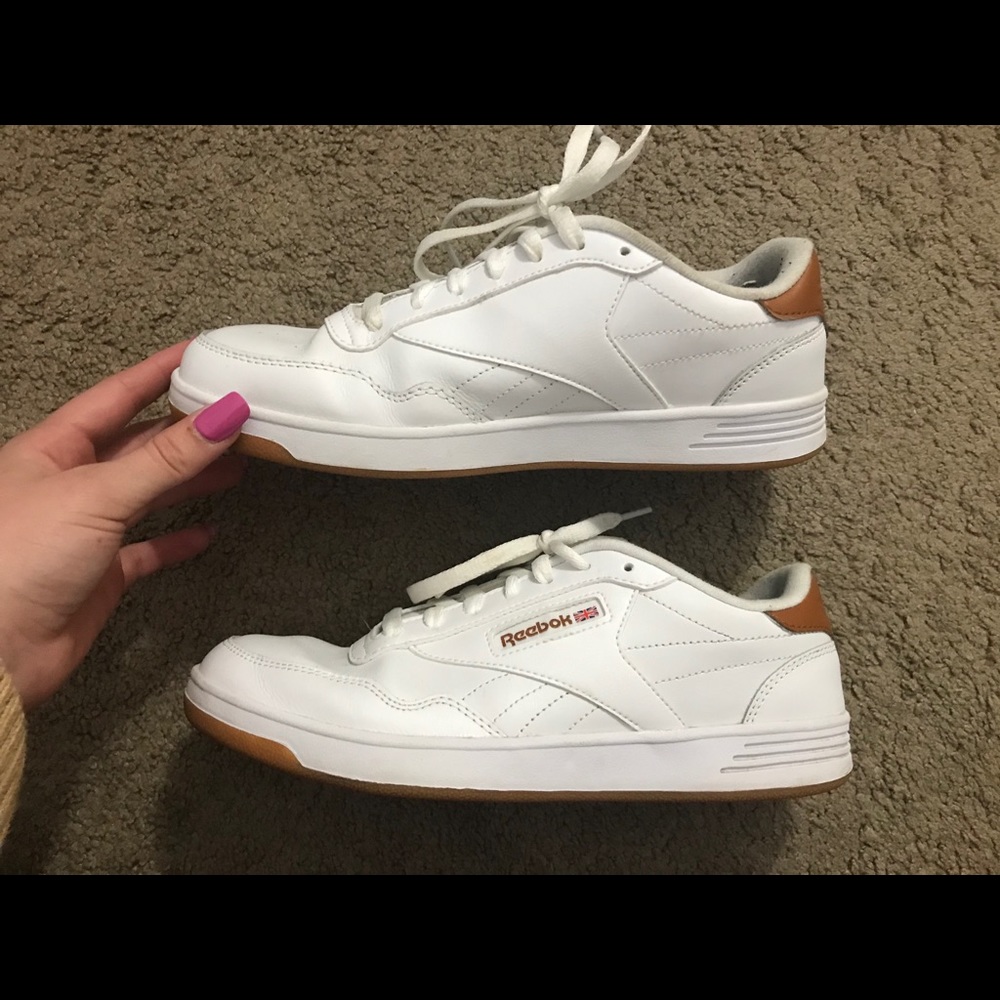 Men’s Size 7.5/Women’s 9/9.5 Casual Shoes.